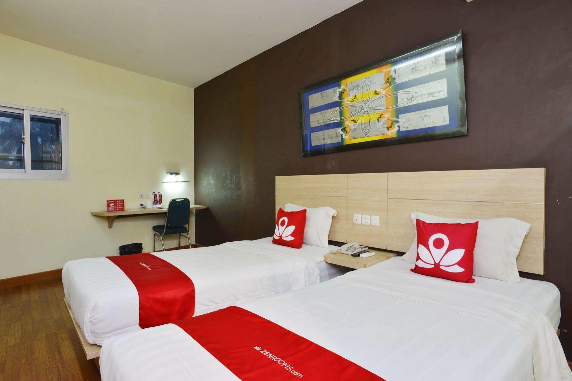 Zen Rooms Rujia Pecenongan Jakarta Exterior photo